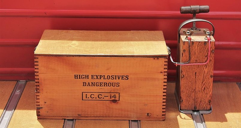 Bild på en låda med explosiv vara